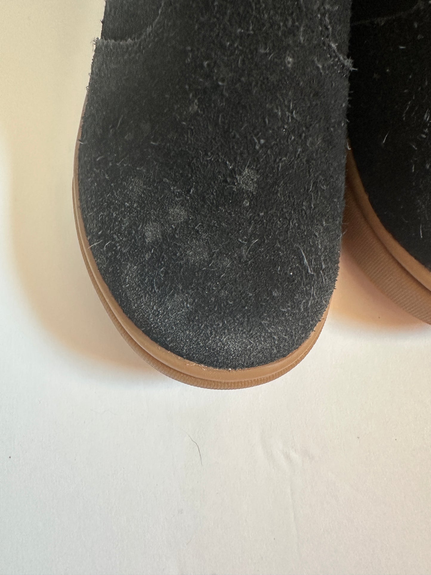 #162 Black Ugg Shoes Boys 9