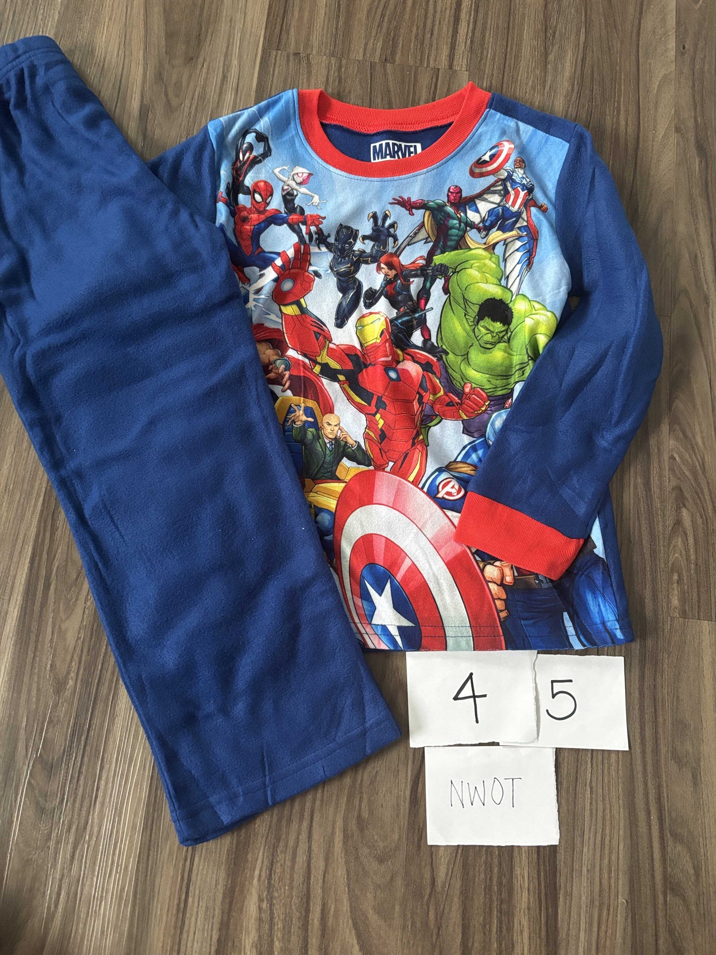 #138 - 4/5 NWOT Marvel PJs