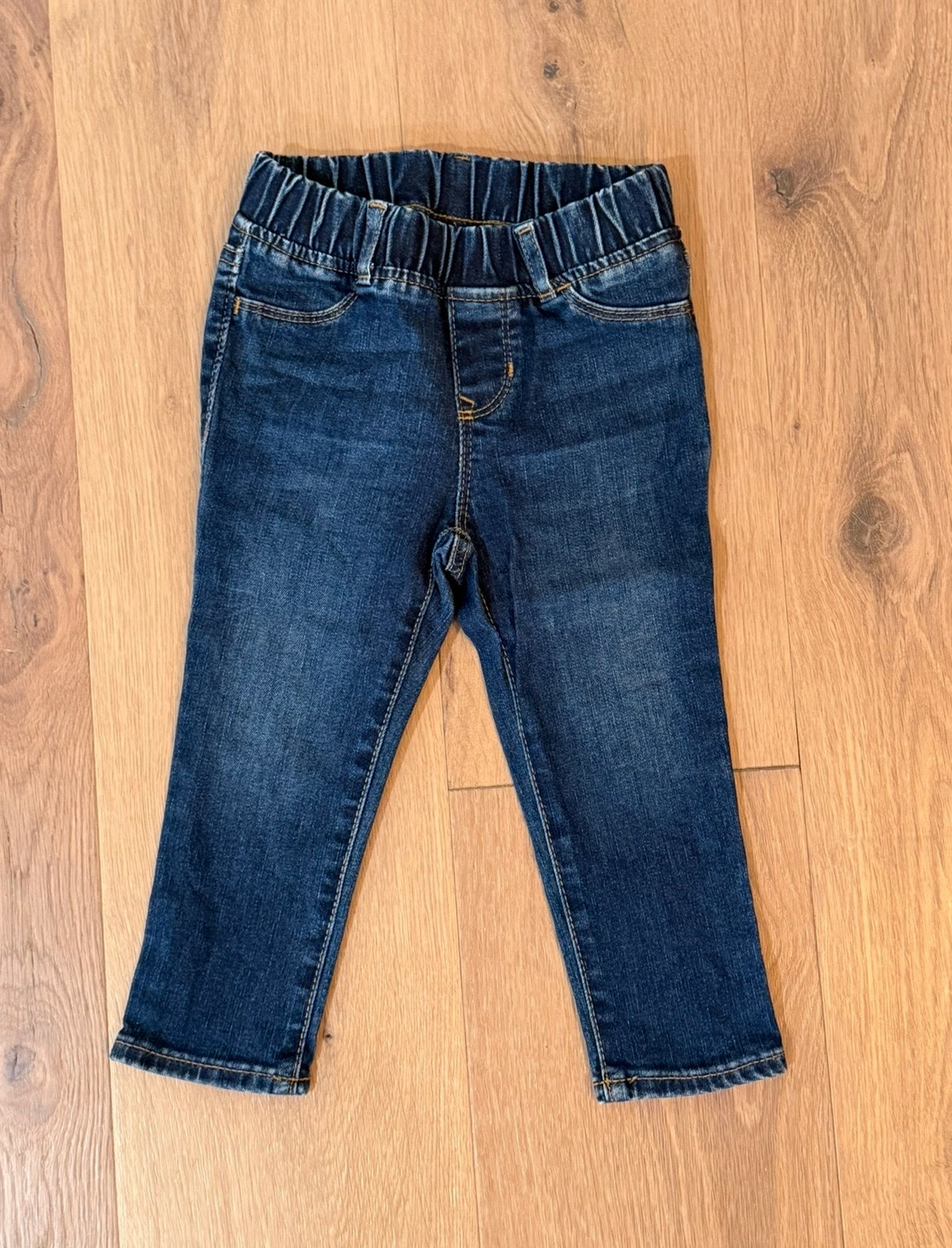 #21 • Girls • Baby Gap • 2T • EUC