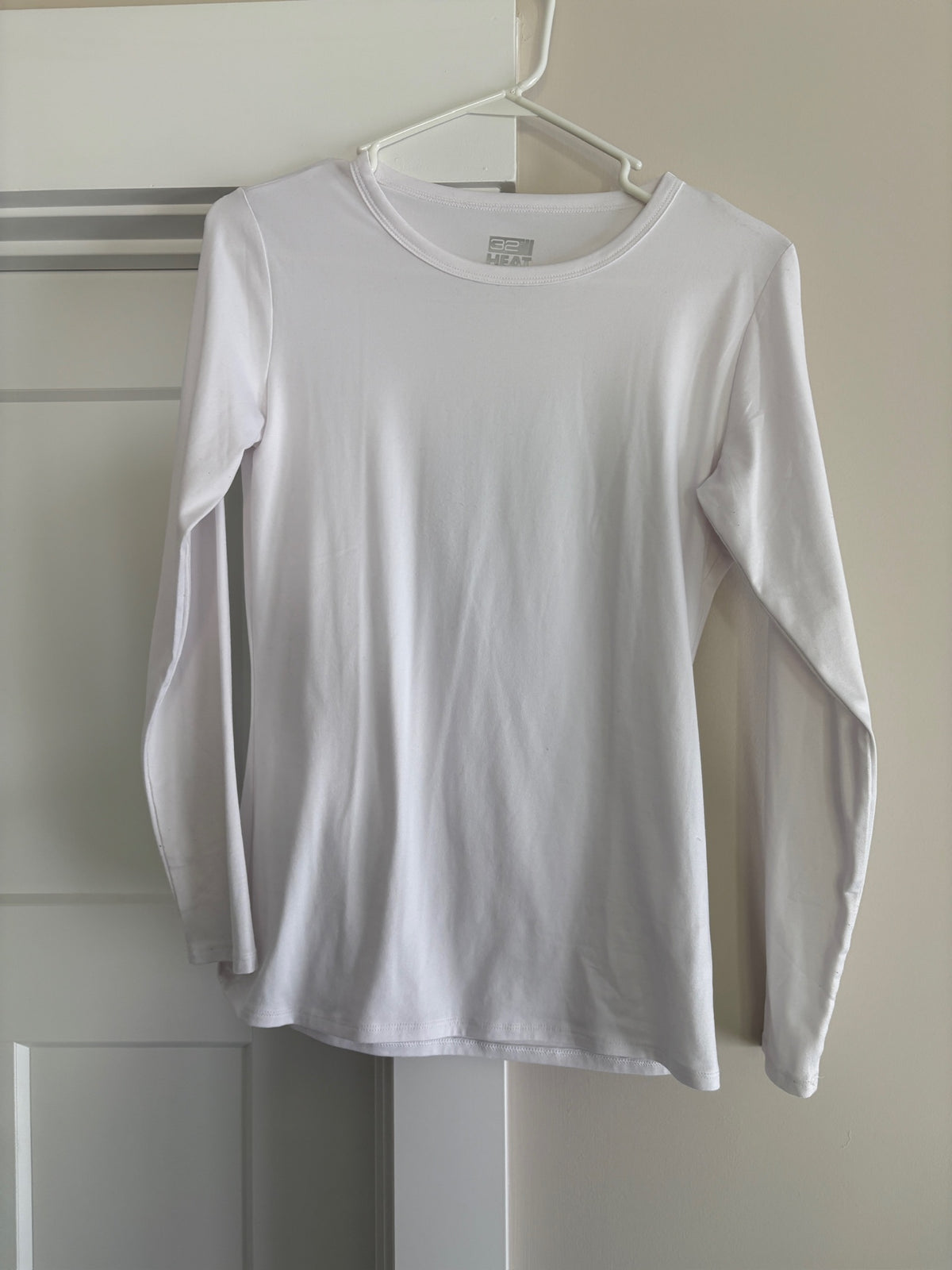 Seller #105 - Women's Medium White 32 Degrees Long Sleeve Shirt GUC
