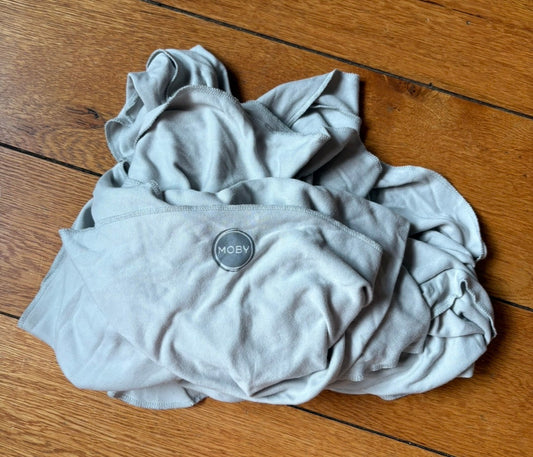 #22 Moby gray wrap
