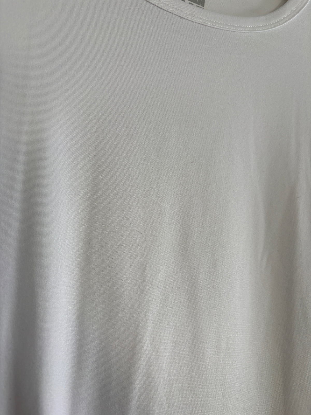Seller #105 - Women's Medium White 32 Degrees Long Sleeve Shirt GUC