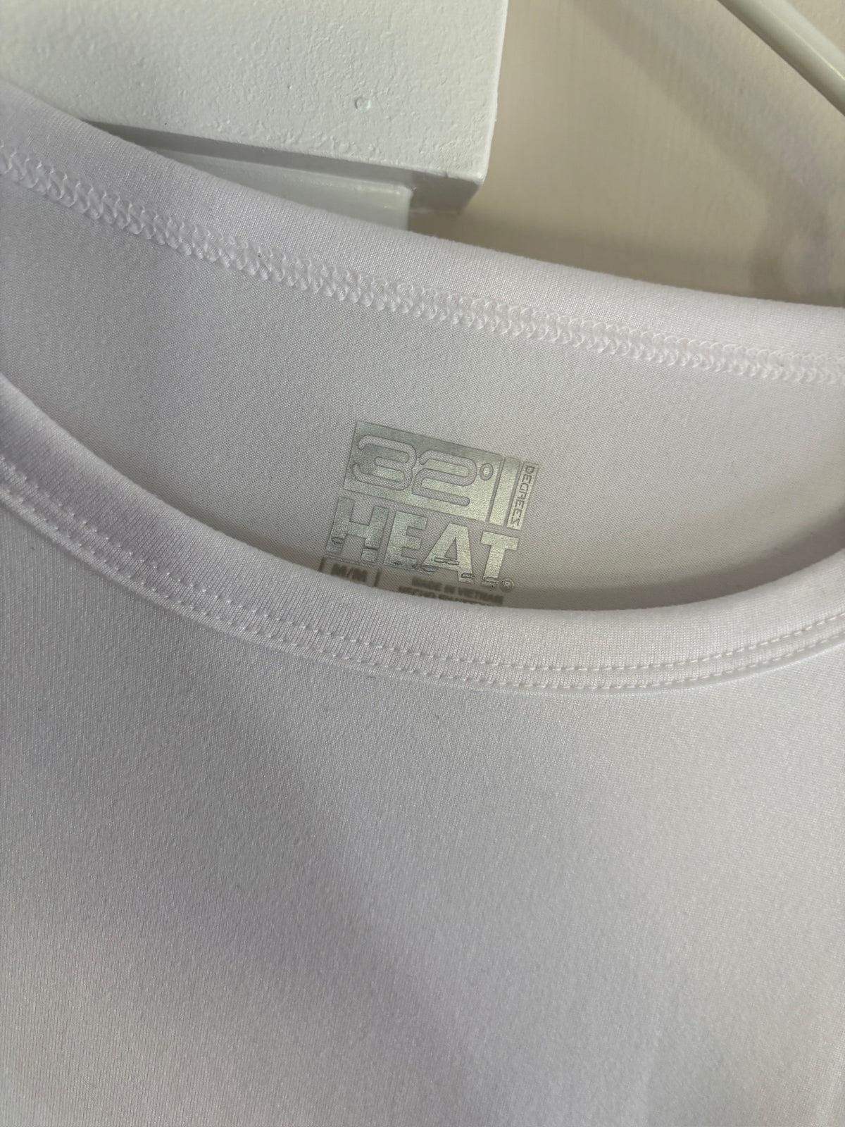 Seller #105 - Women's Medium White 32 Degrees Long Sleeve Shirt GUC