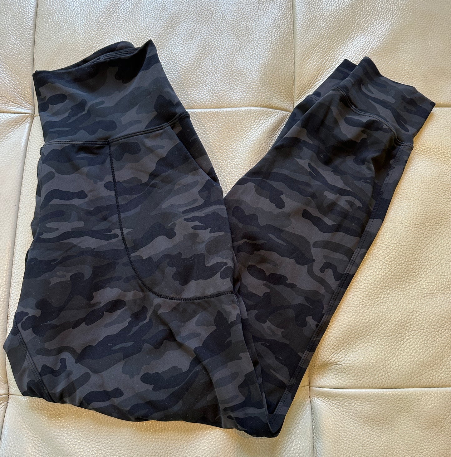 #43 Camo joggers small