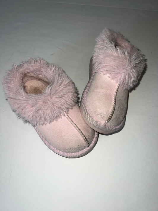 #78 girls size 8c pink fuzz slip on shoes