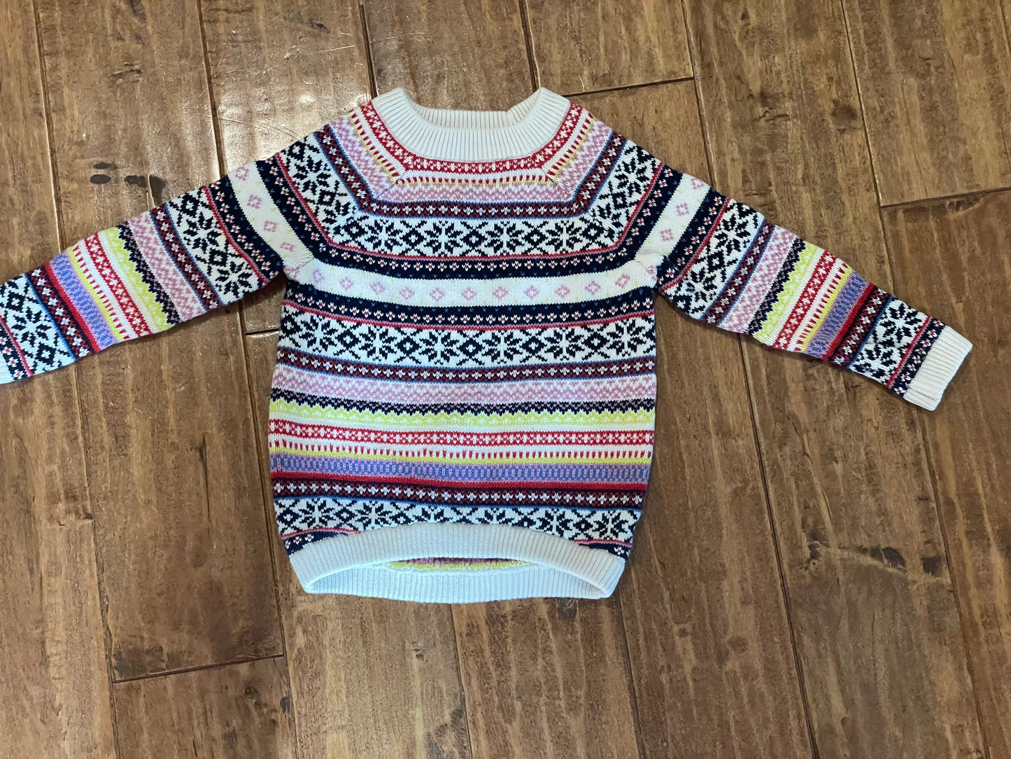 #199 Girls old navy fair isle sweater size 3 EUC