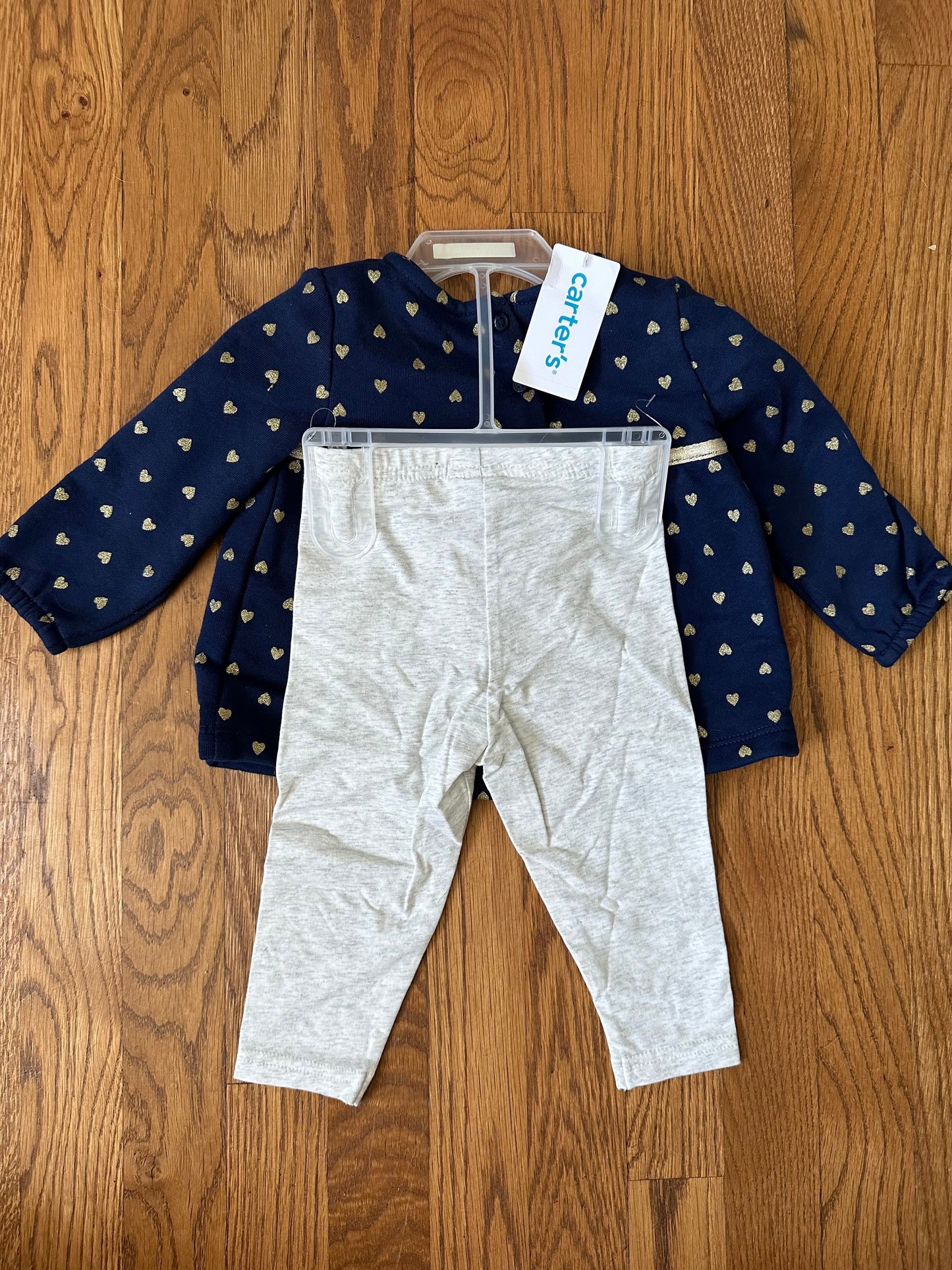 #72A NWT Carter’s Outfit, 12 Months