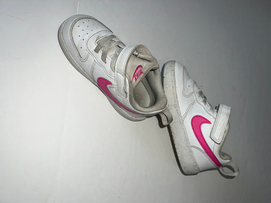 #78 girls size 8c nike shoes
