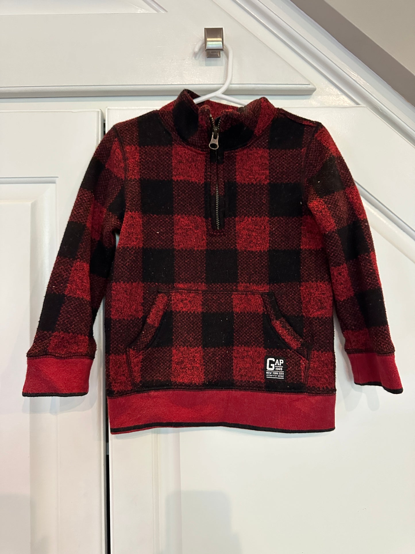 #43 Gap size 3 1/4 zip