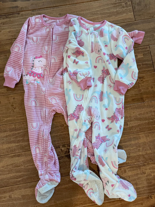 #199 Girls fuzzy Dino pajamas size 3 EUC
