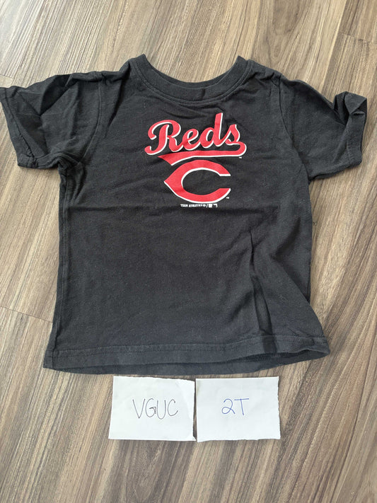 #138 - 2T VGUC Black Cincinnati Reds TShirt