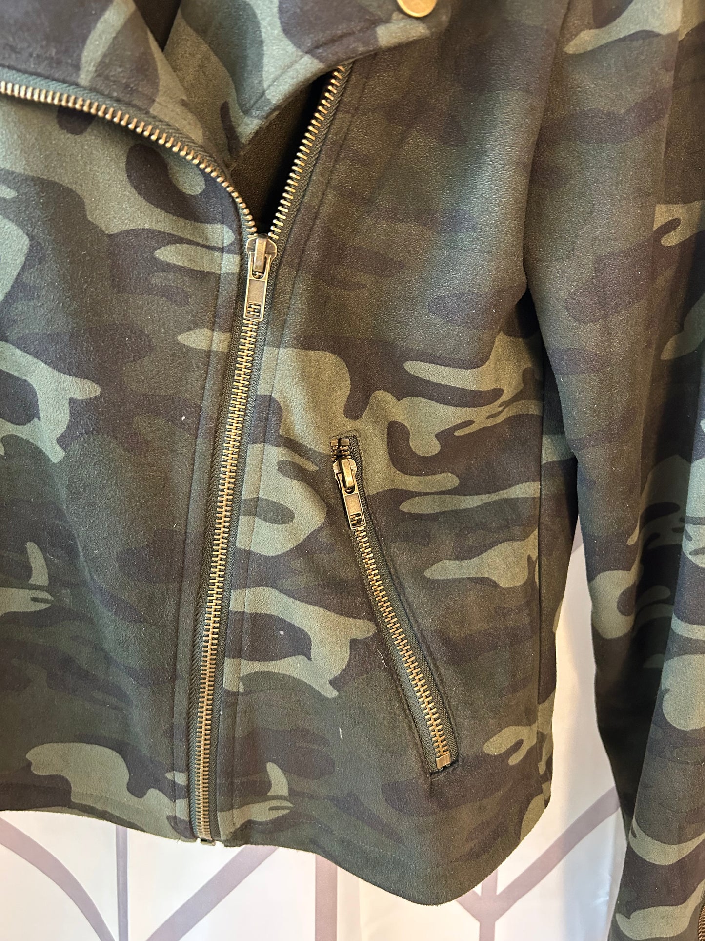 #18 Sanctuary camo jacket women’s S