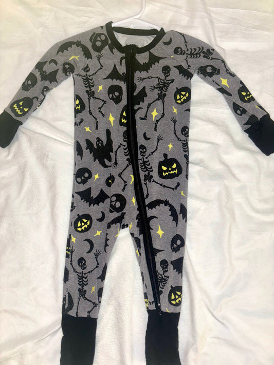 #84 *REDUCED* Little Sleepies 3-6m Zippy- Gray Glowing Ghouls