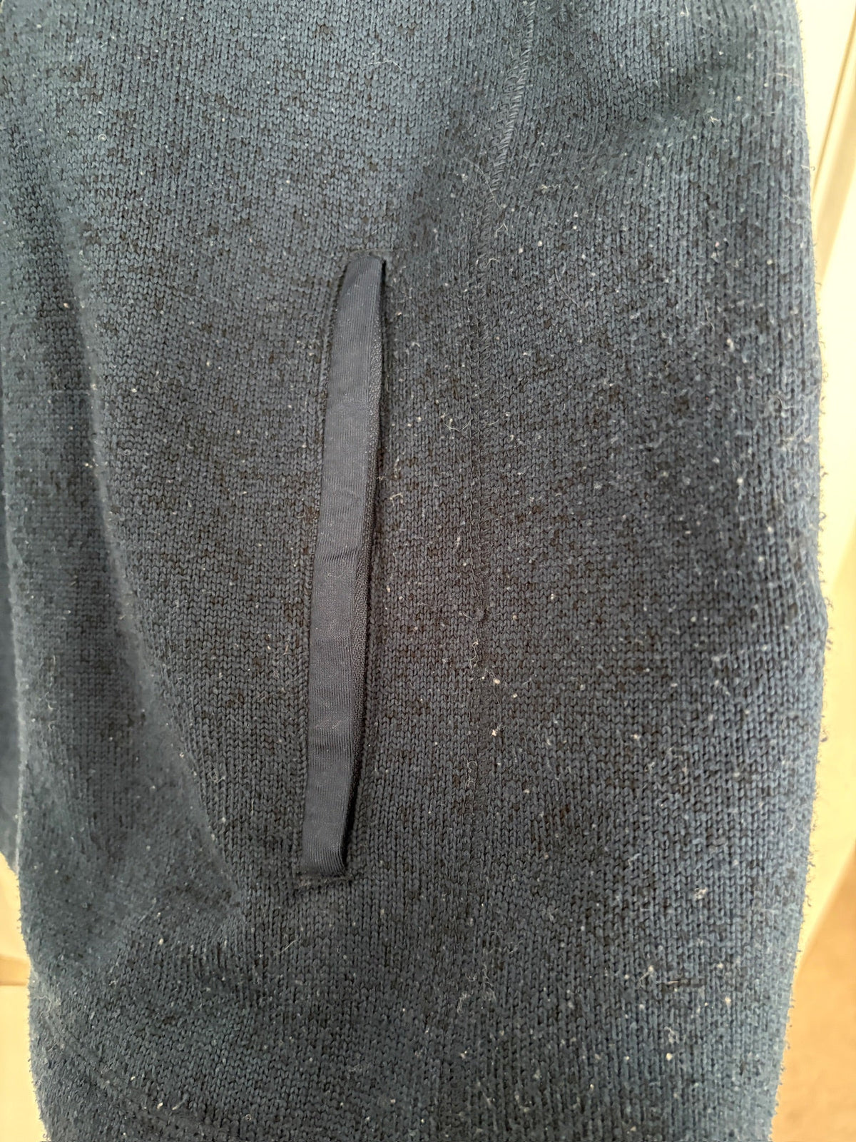Seller #105 - Men's Large George Navy Pullover GUC