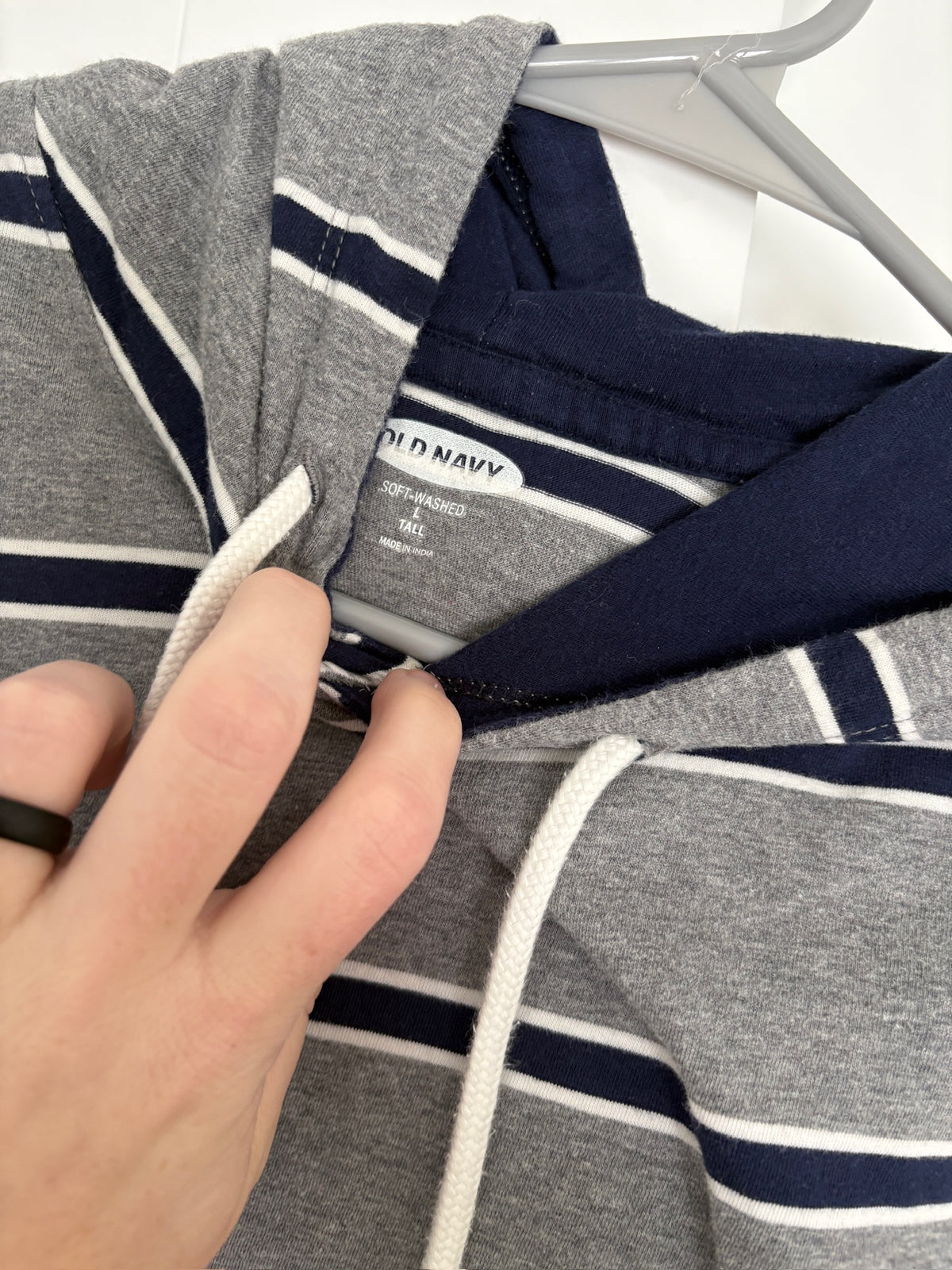 Seller #105 - Men's Large TALL Old Navy Gray and Navy Striped Hoodie GUC