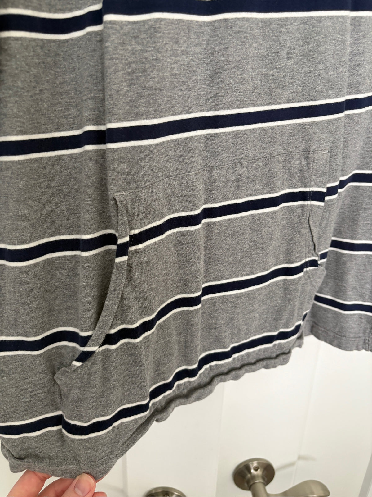 Seller #105 - Men's Large TALL Old Navy Gray and Navy Striped Hoodie GUC