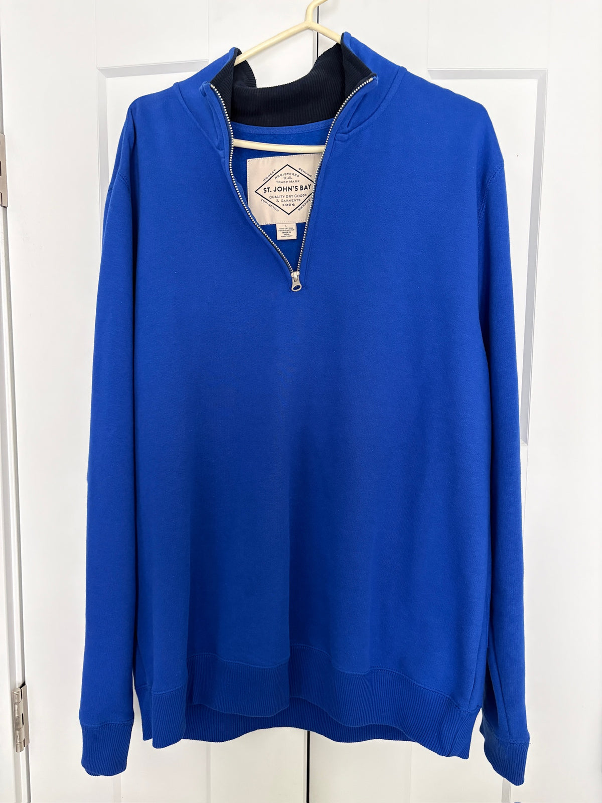 Sellerl #105- Men's Large St. John's Bay Royal Blue Pullover EUC