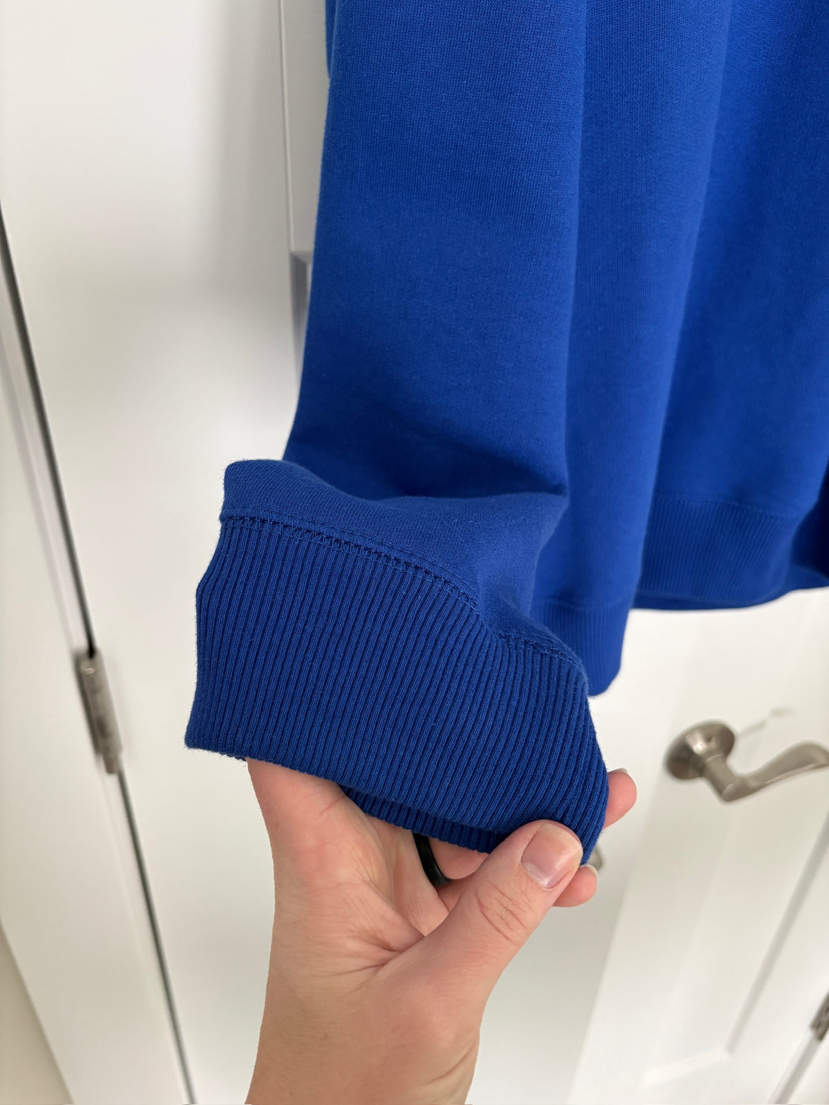 Sellerl #105- Men's Large St. John's Bay Royal Blue Pullover EUC