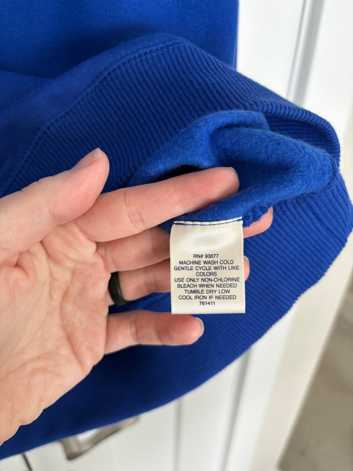 Sellerl #105- Men's Large St. John's Bay Royal Blue Pullover EUC