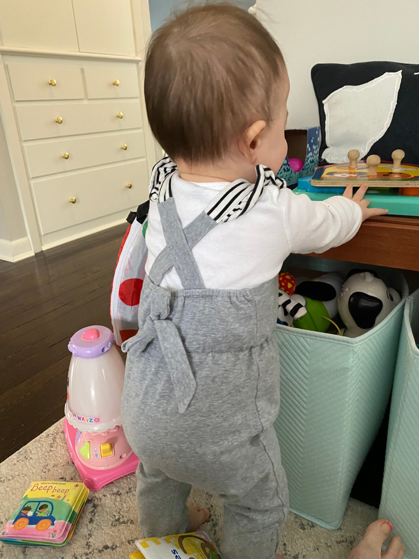 #117, Boutique gray romper, Girls Size 90 (fits like 12M), GUC