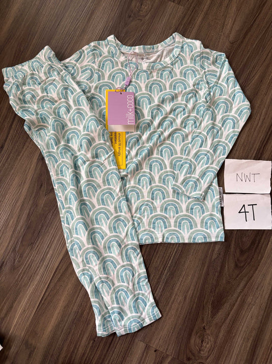 #138 - 4T Milk and Coco (Bamboo) NWT - Blue Rainbow PJs