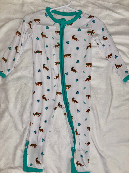#84 *REDUCED* Bubble Baby Bamboo Zippy 6-12m