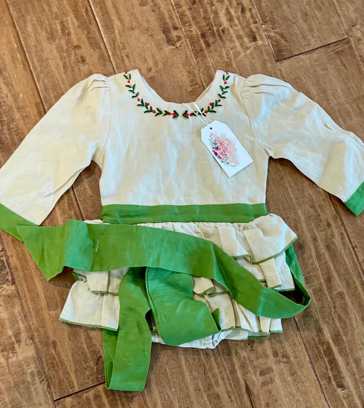 #199 Girls Eliza Grace holiday tunic size 3 NWT