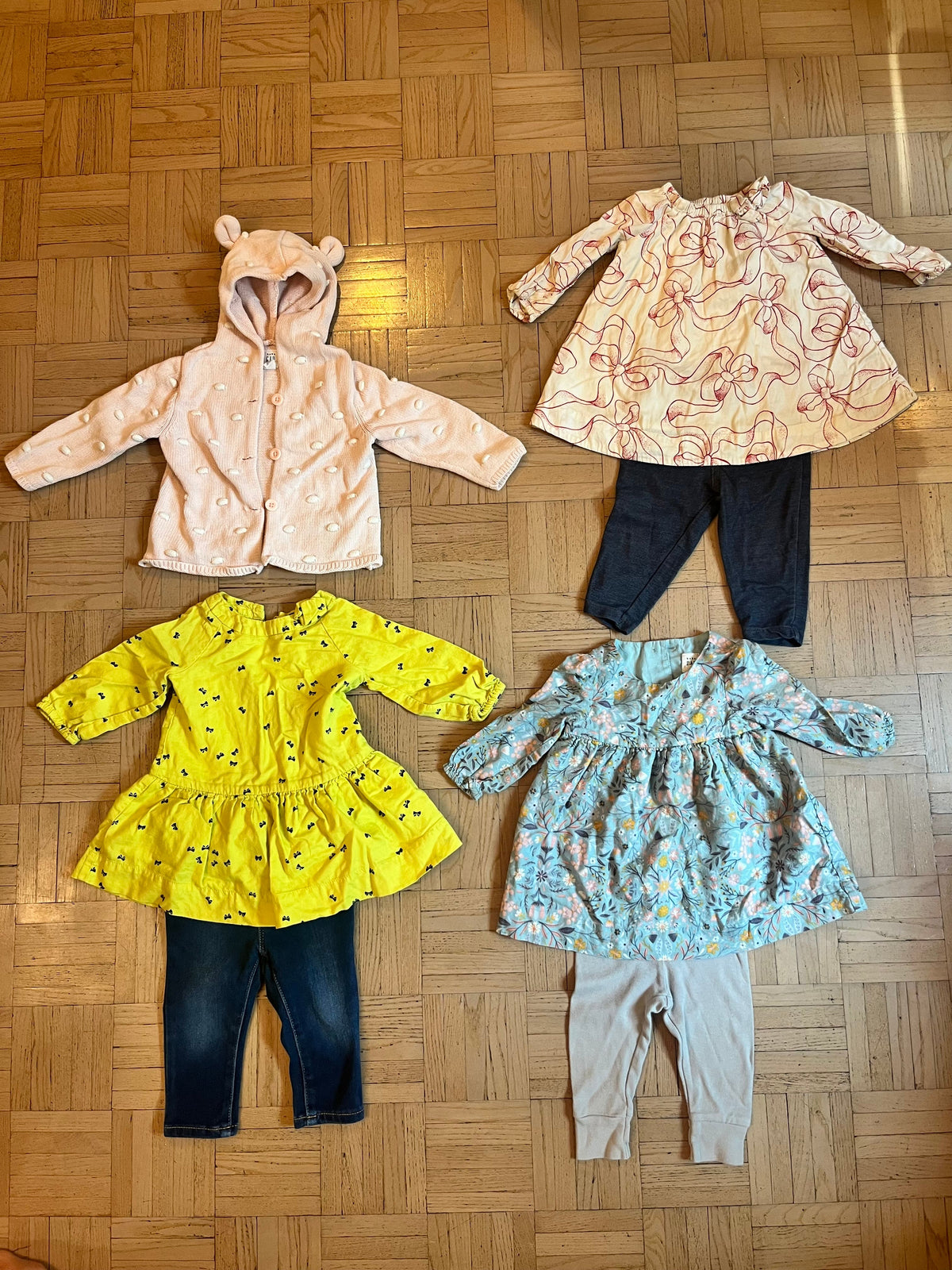#195 Girls 6-12 month Baby Gap bundle (three outfits and sweater)