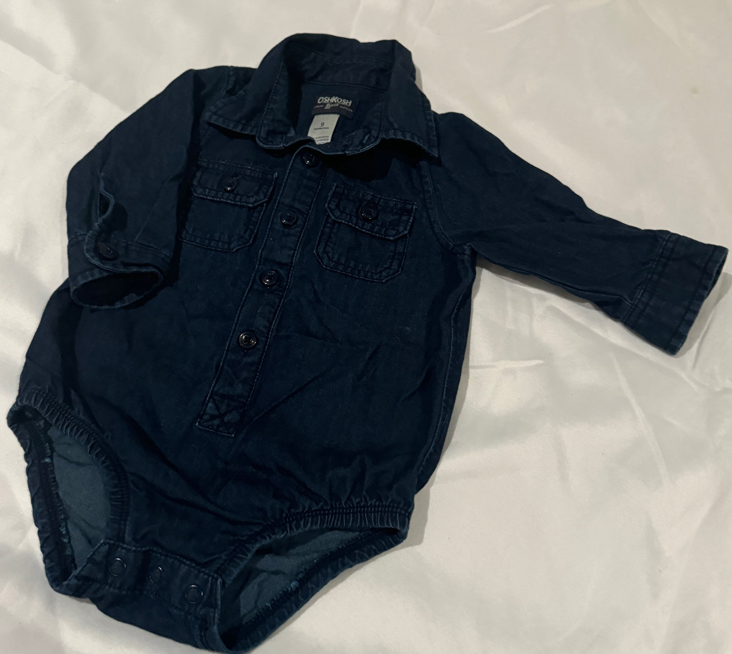 25 OshKosh Baby Button Up Jean Shirt Onsie Gender Neutral Size 9 M