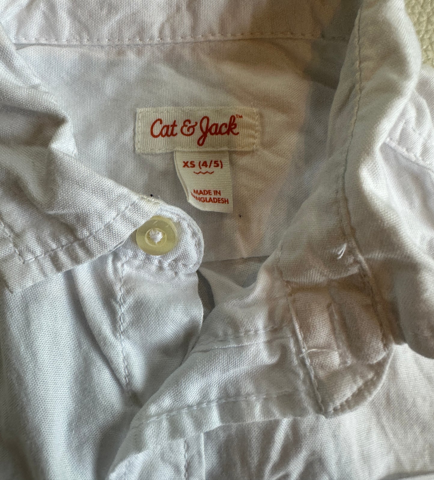 #43 cat & jack white button up size 4/5 xs