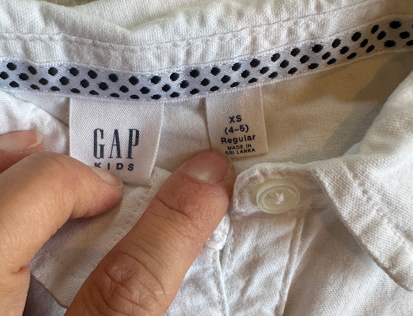 #43 gap size 4/5 white button up