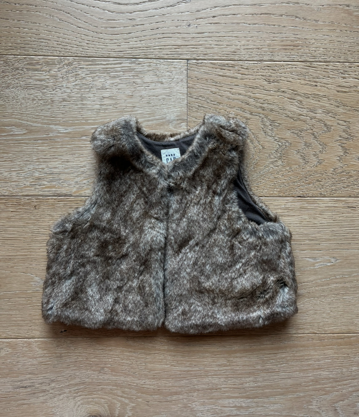 #110 The Gap Girls 18 Months Fur Vest