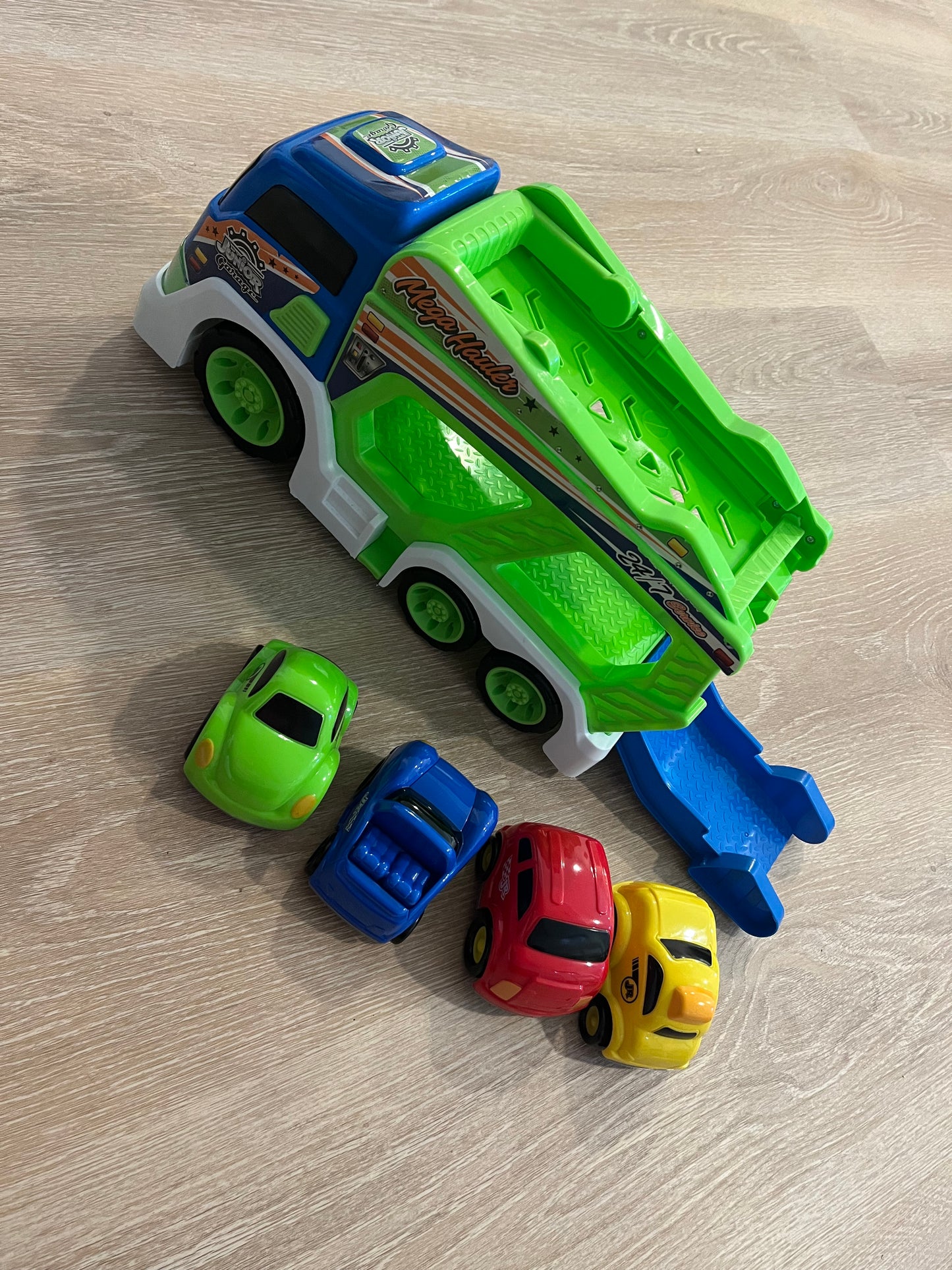 #110 Semi-Truck with 4 Cars