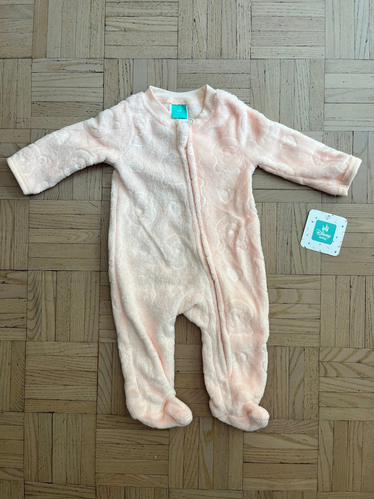 #195 NWT Disney Winnie the Pooh 3-6 month zipper sleeper