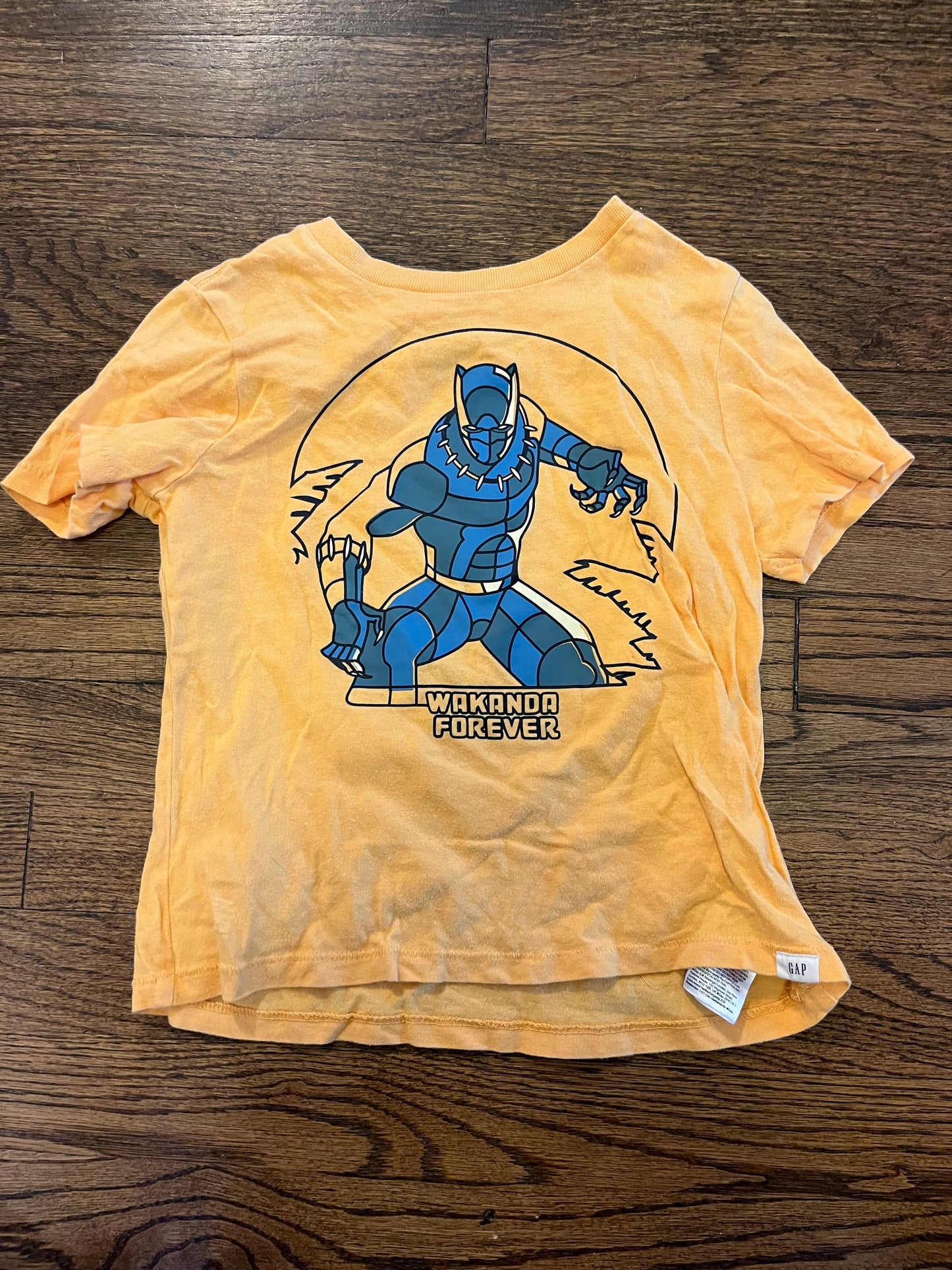 #7 Gap Wakanda Forever Tee XS