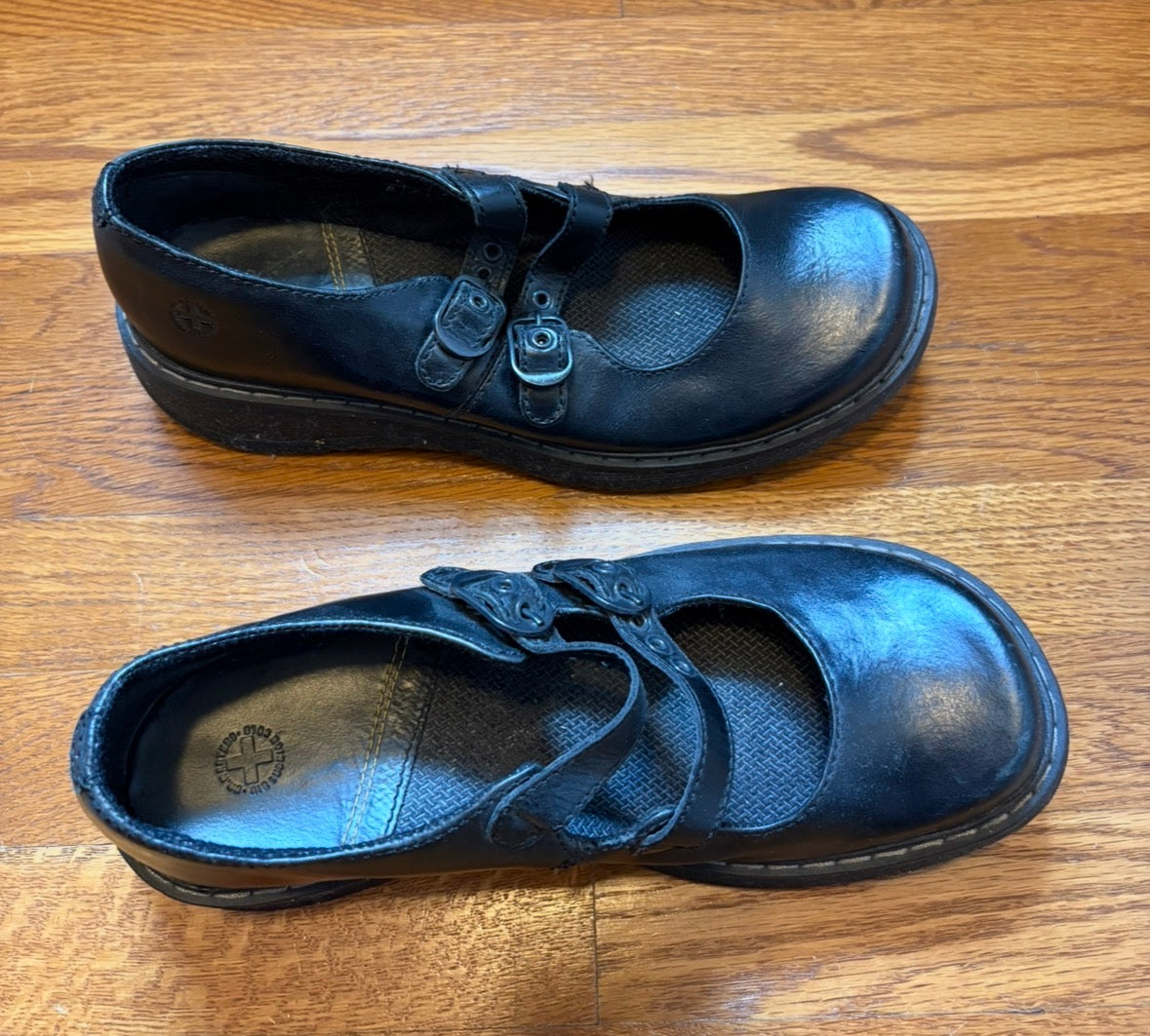 #22 Women’s Dr. Martens black mary janes size 10