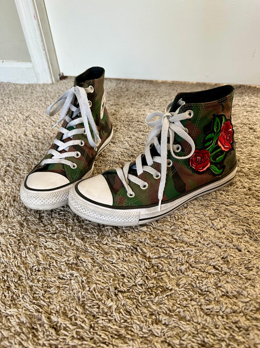 #77 GUC Camo Converse All Star w/ Rose, Women’s 8