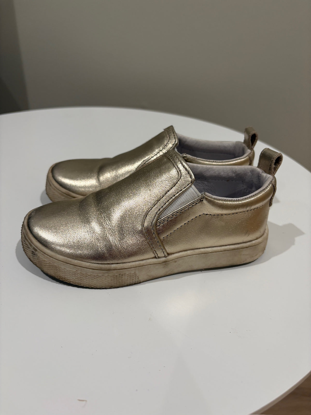 Seller #105 - Size 9c Girls Freshly Picked Metallic Slip On Shoes GUC