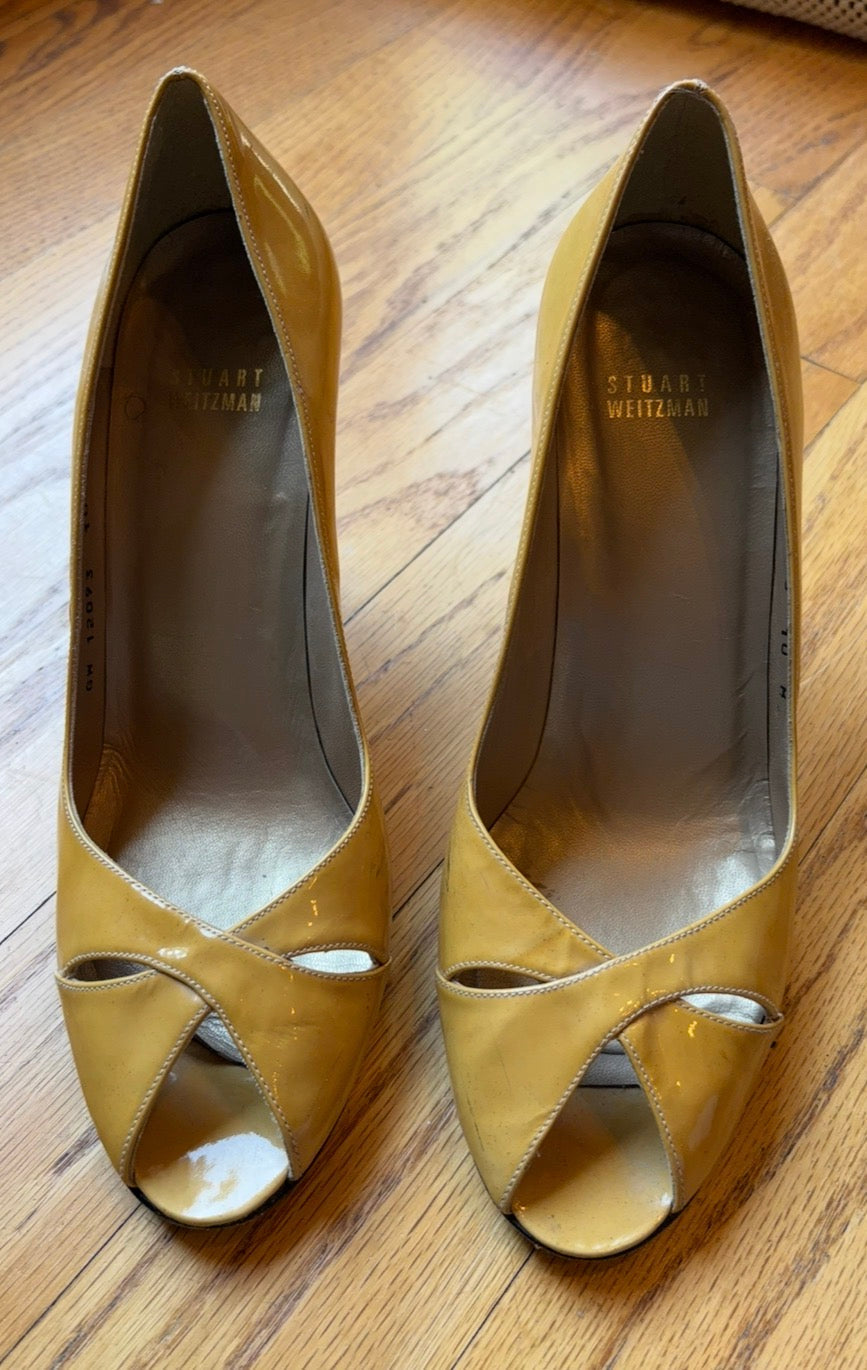 #22 Women’s size 10 Stuart Weitzman nude patent leather heels