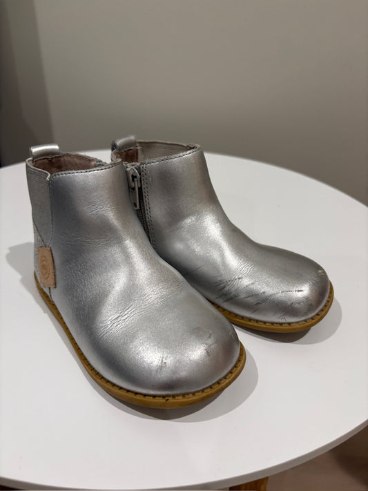 Seller #105 - Size 10c Silver Livie and Luca Boots - see PHOTOS