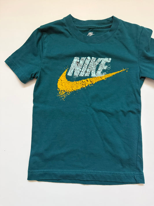 #70 4t Nike tshirt