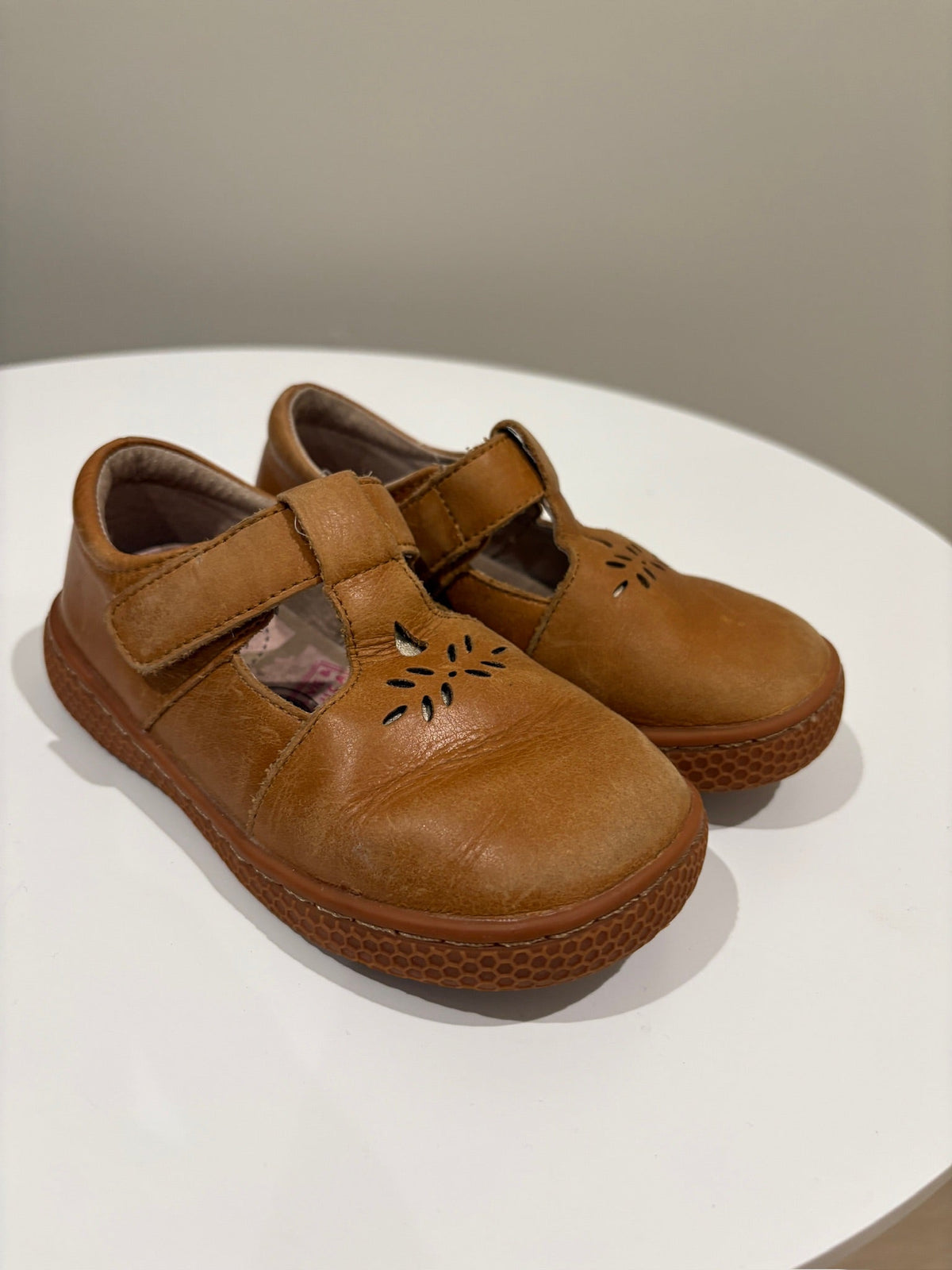 Seller #105 - Size 9c Girls Brown Livie and Luca Mary Janes GUC
