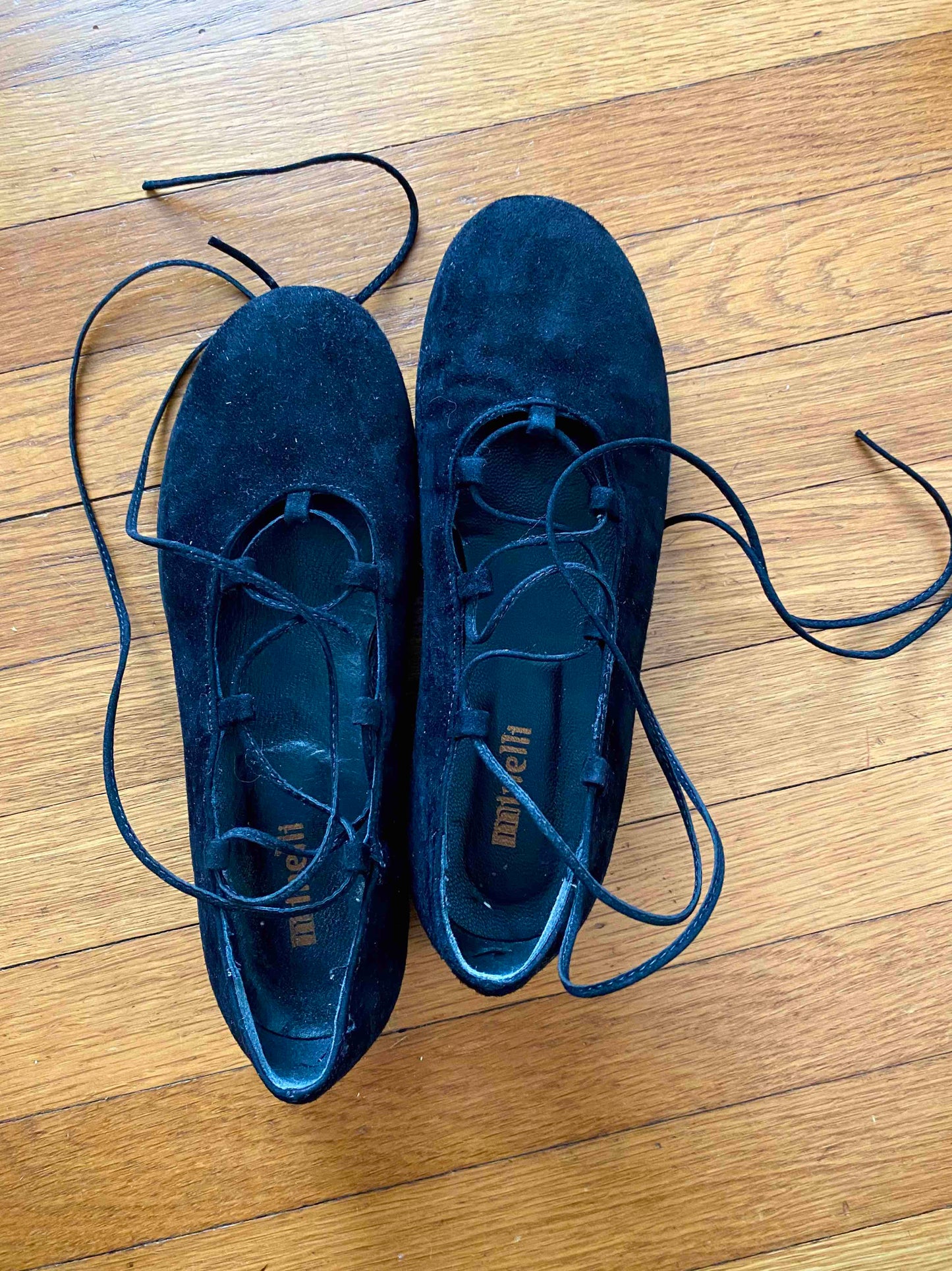 #95B VGUC Minelli Black Suede Lace-up Ballet Flats, Women's size EU 37 (US 7)