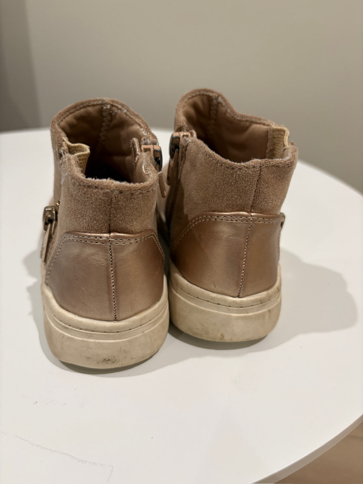 Seller #105 - Size 9c Tan Metallic Kelly & Katie Booties GUC