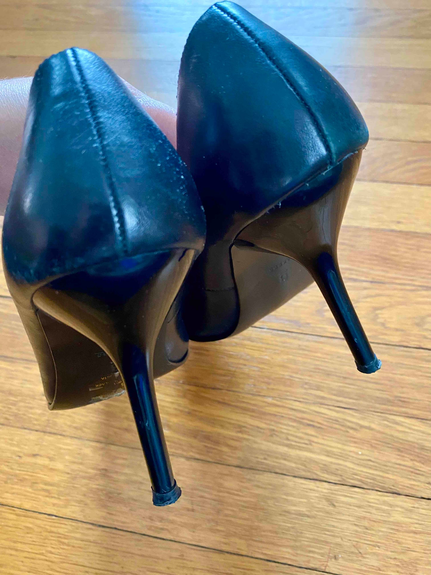 #95B VGUC Bakers Black Leather Pump Heels, Women's size 7