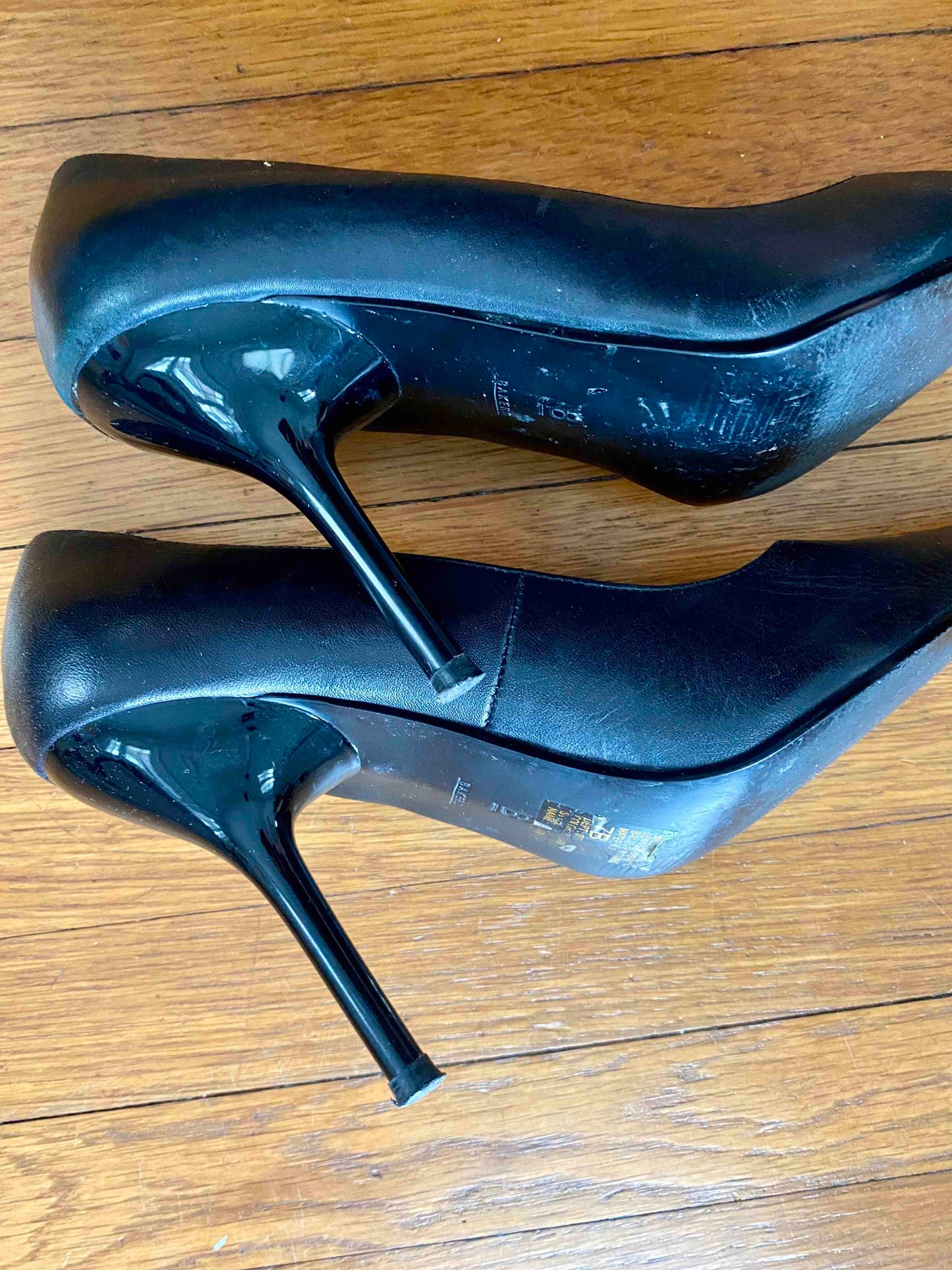 #95B VGUC Bakers Black Leather Pump Heels, Women's size 7