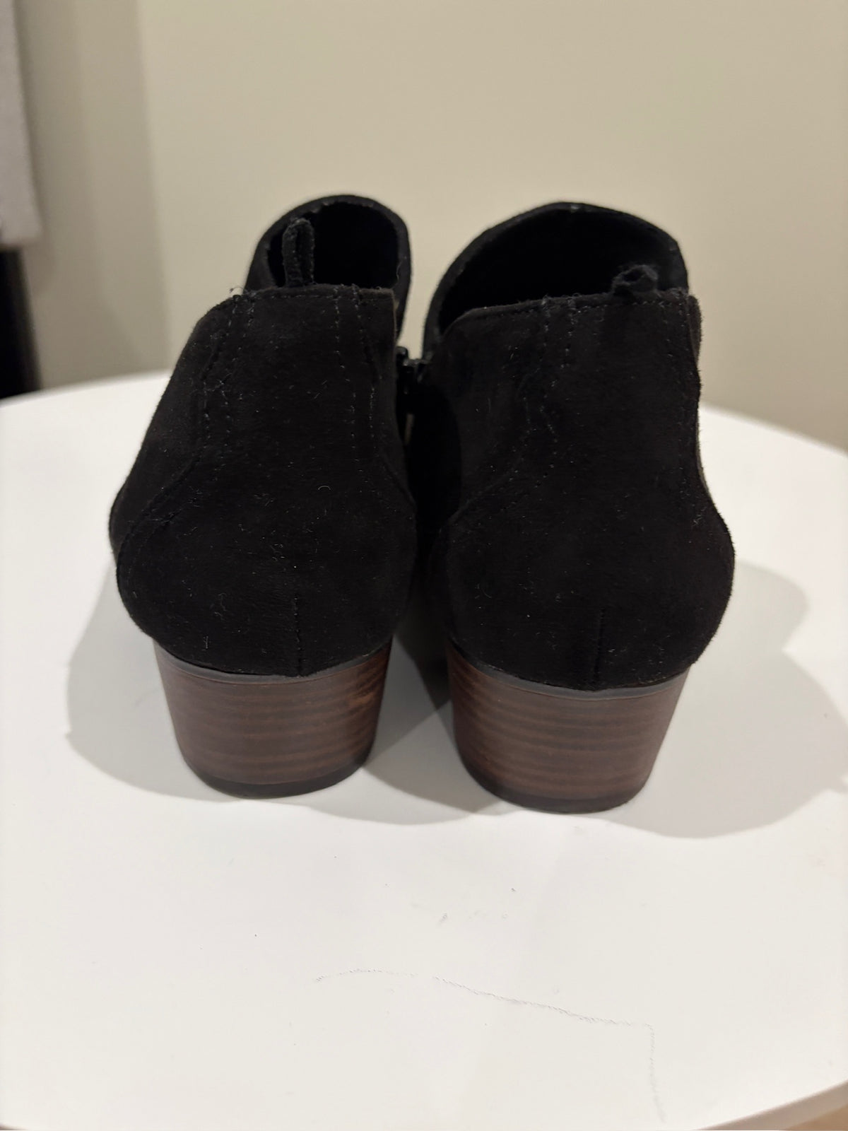 Seller #105 - Size 8 Women's Black Old Navy Faux Suede Booties VGUC