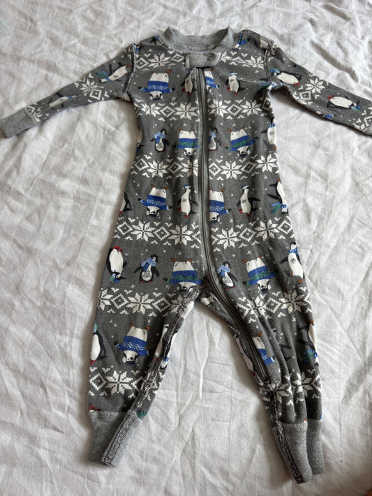 Seller #22 - Hanna Andersson penguin zip up pajamas - size 70cm/6-12m - GUC