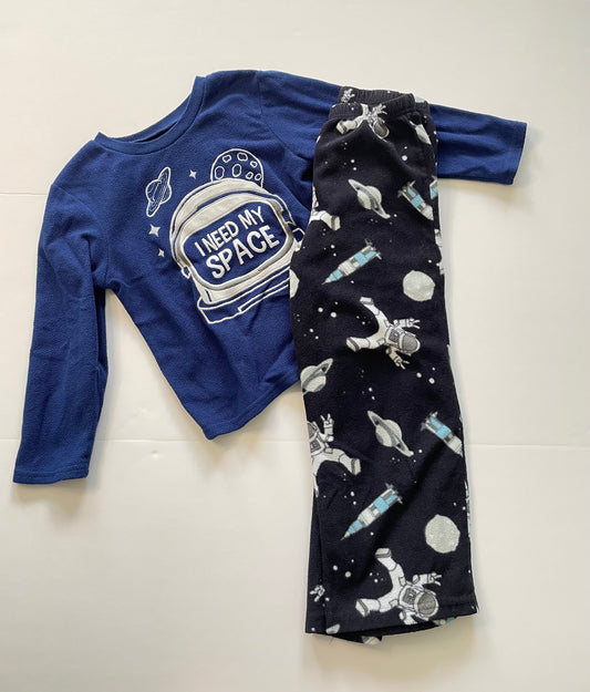#121 Boys 6 Space fleece pajamas, VGUC