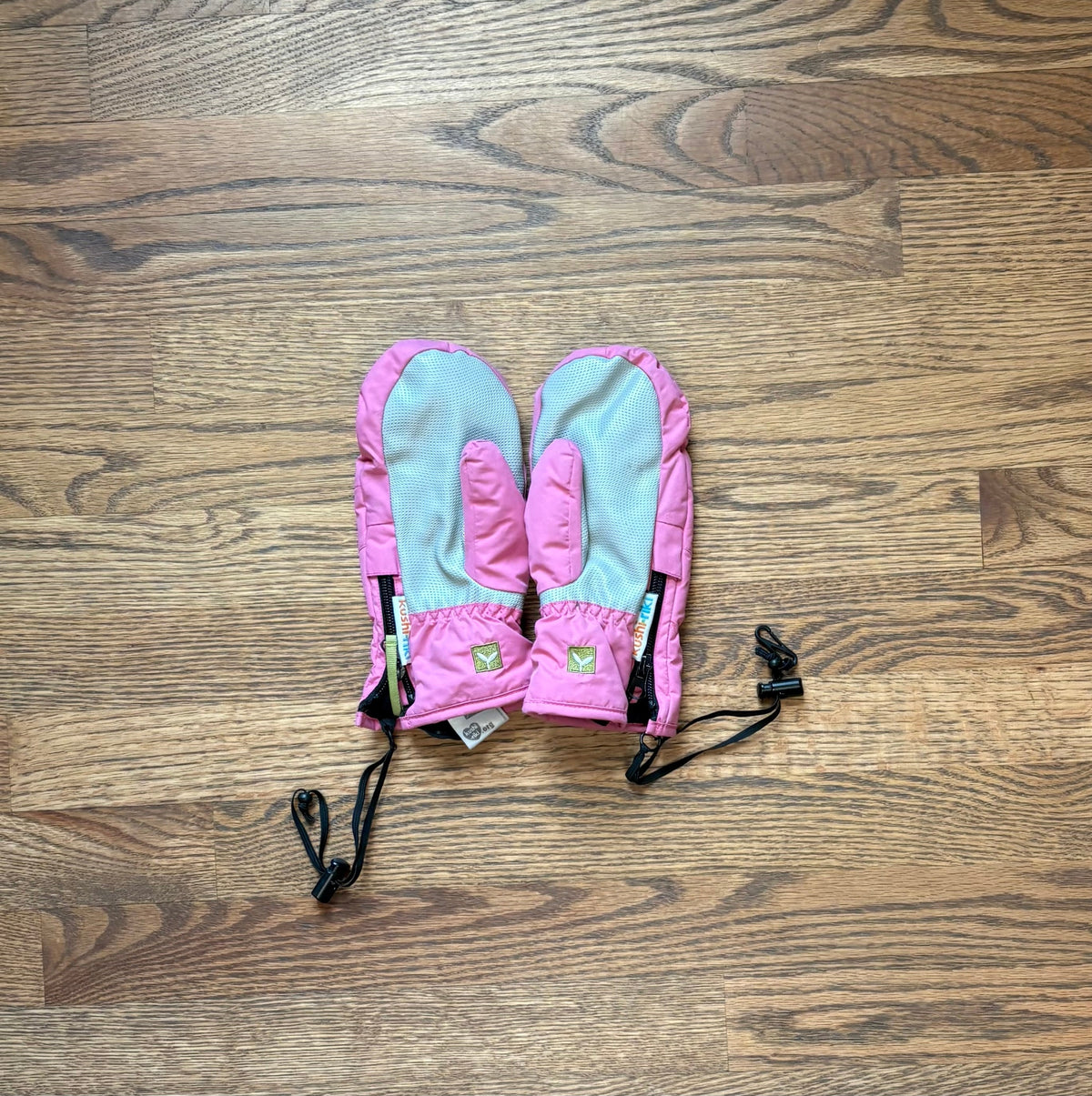 #74 Kushi-Riki Girls Snow Mittens - M (8/9)
